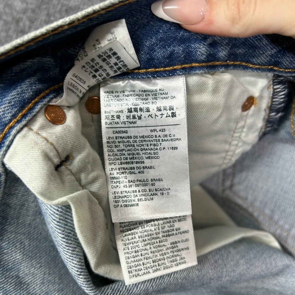 Levi's 501 Jeans Men's Blue Denim Distressed Pockets Classic Button Fly - 44X32